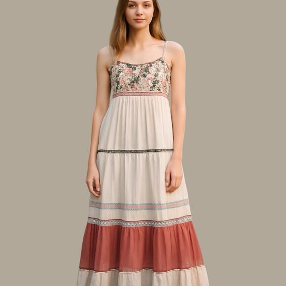 Elegant Floral Embroidered Maxi Dress - Picture 10 of 10